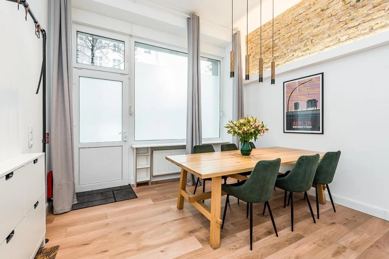 Neues Design-Apartment In Friedrichshain Берлин